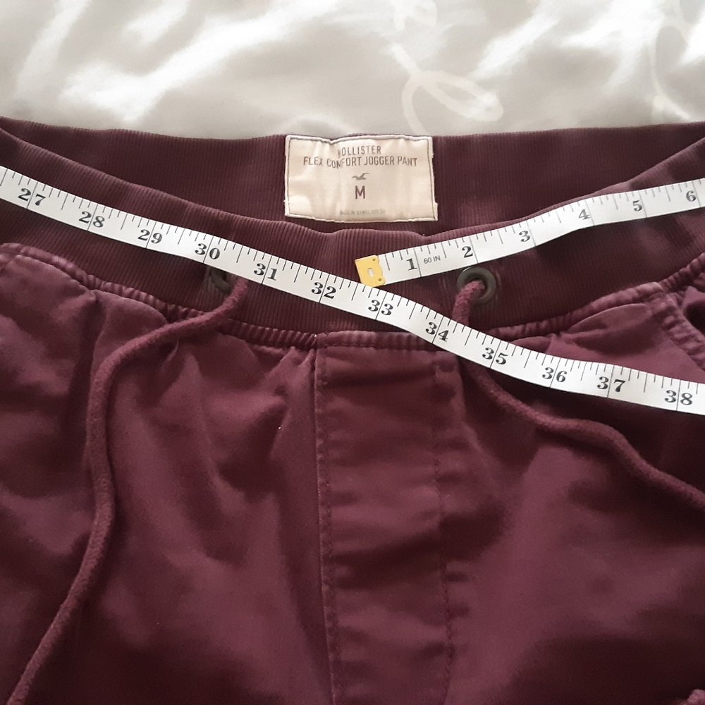Hollister California Guys jogger pants Medium , maroon made in Bangladesh